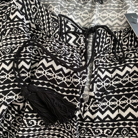 Unique Spectrum Black White Sleeveless Tank 2X - Picture 11 of 13